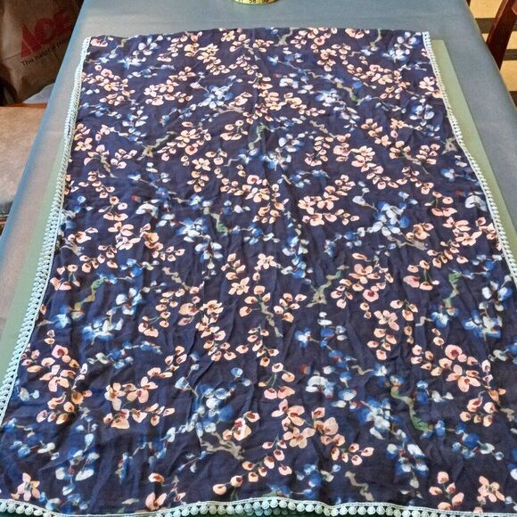 NWT Lands'End Deep Sea Floral Bloom Scarf - Picture 5 of 7